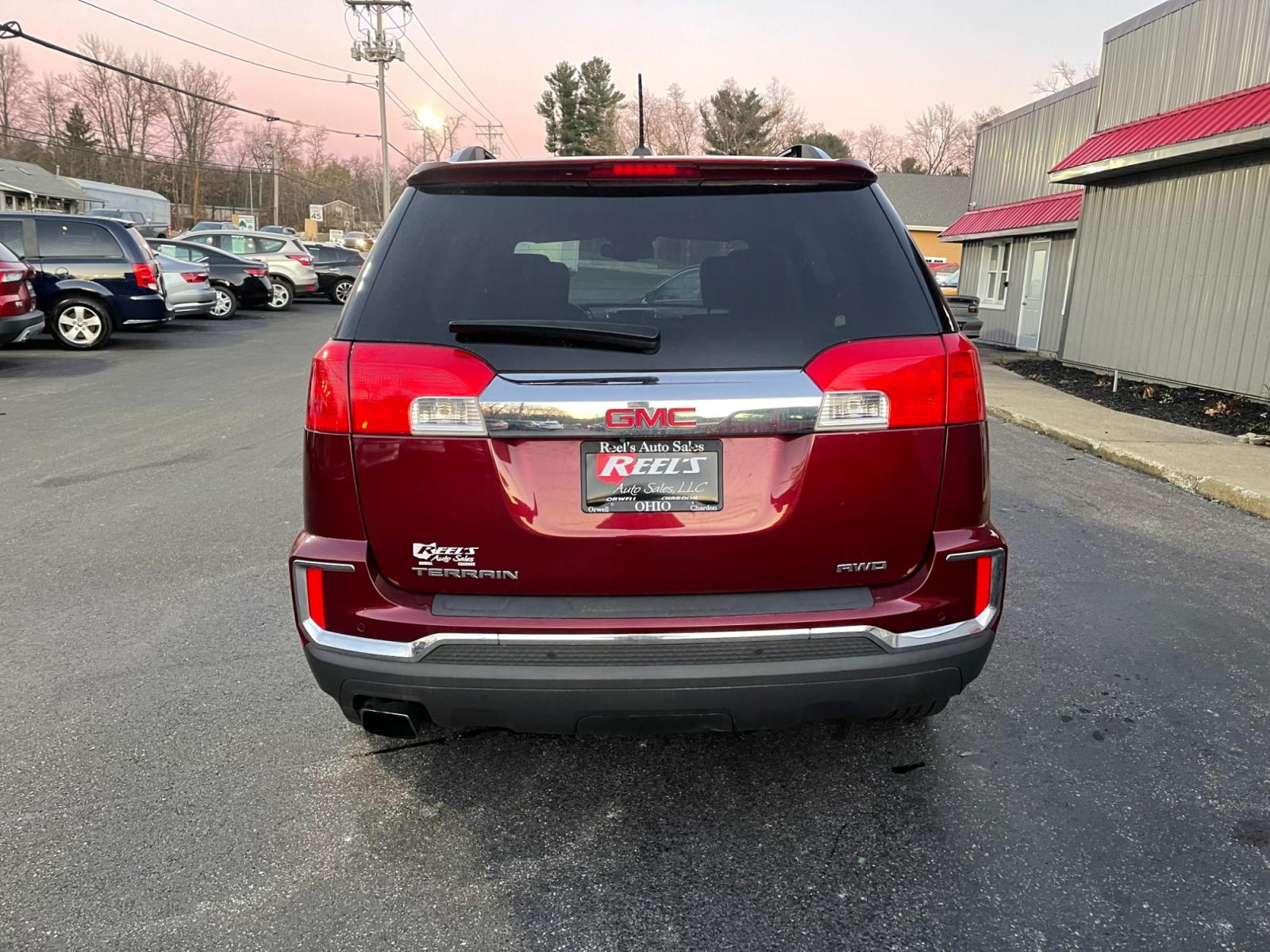 2016 Red /Black GMC Terrain SLT AWD (2GKFLUEK3G6) with an 2.4L I4 DOHC 16V engine, 6A transmission, located at 11115 Chardon Rd. , Chardon, OH, 44024, (440) 214-9705, 41.580246, -81.241943 - This 2016 GMC Terrain SLT AWD is a stylish and versatile SUV that offers a comfortable driving experience and plenty of features. With all-wheel drive, this vehicle is perfect for those who live in areas with harsh weather conditions. The 2.4-liter engine provides sufficient power and good fuel effi - Photo #9